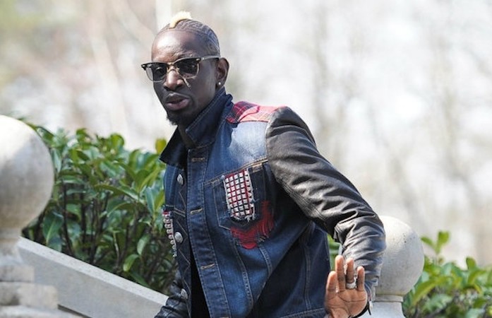 mamadou-sakho-arrive-a-clairefontaine-reuters_article_partenaire_1207516_0-697x450-1