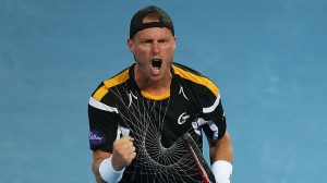 359452-hewitt-wins
